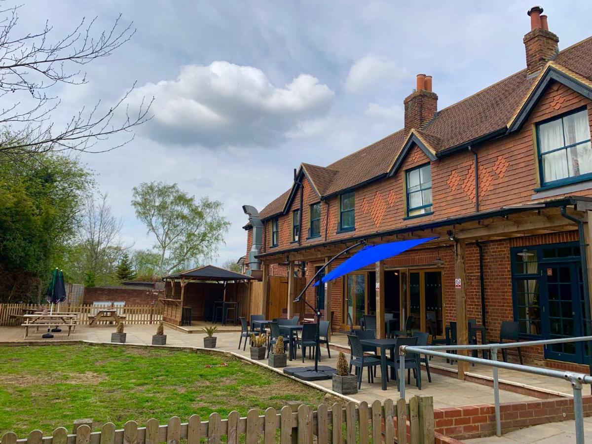 Hotel Crown&Anchor Woking Zewnętrze zdjęcie