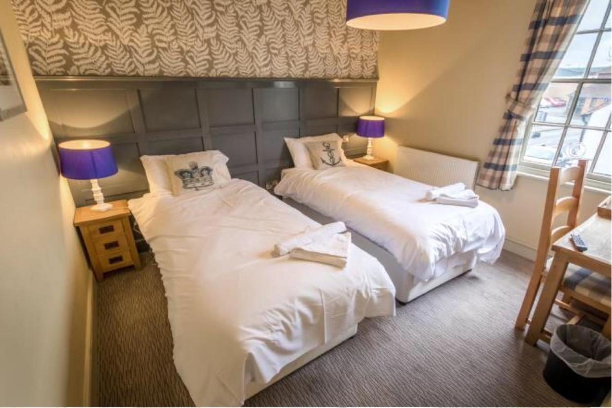 Hotel Crown&Anchor Woking Zewnętrze zdjęcie