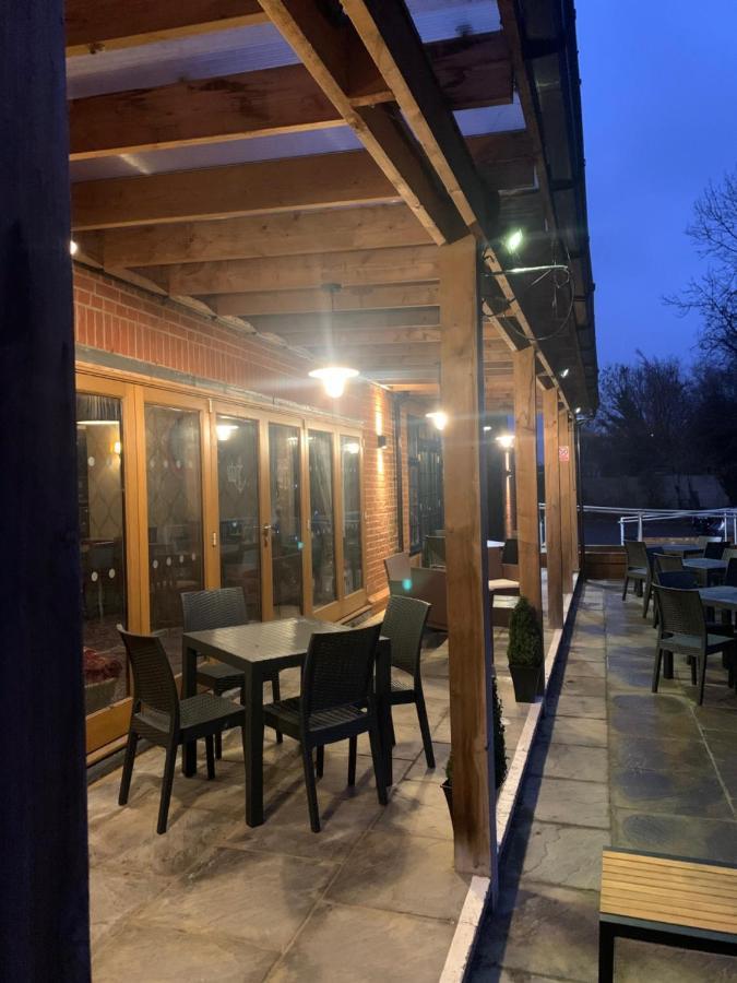 Hotel Crown&Anchor Woking Zewnętrze zdjęcie