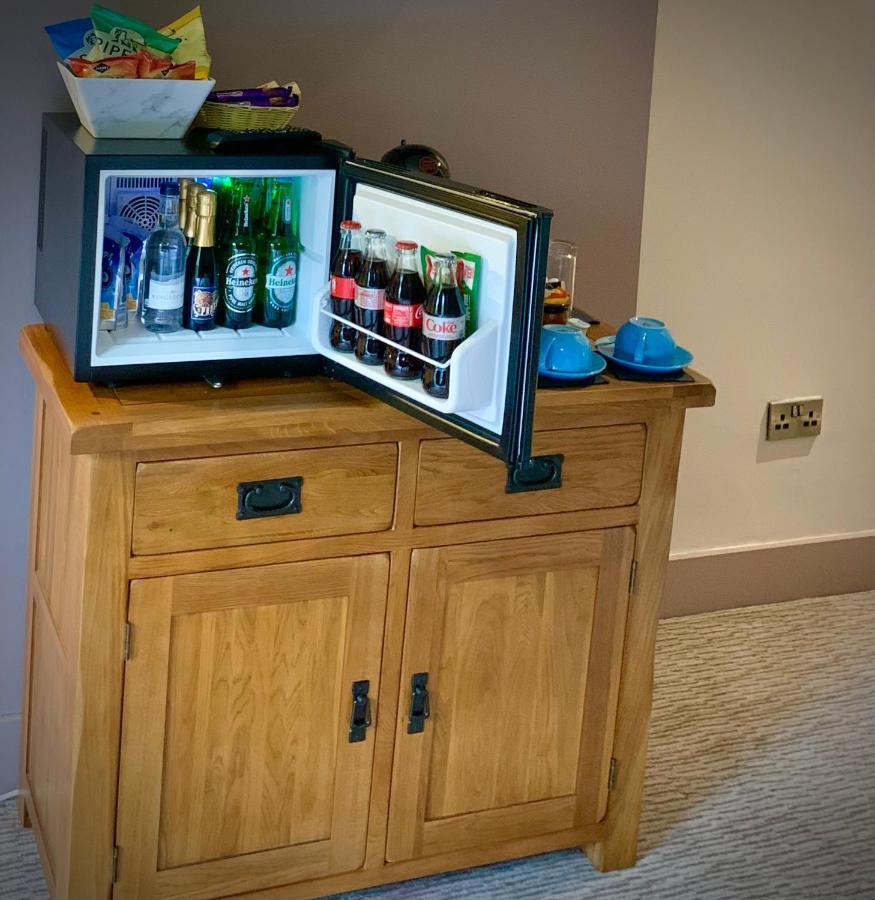 Hotel Crown&Anchor Woking Zewnętrze zdjęcie
