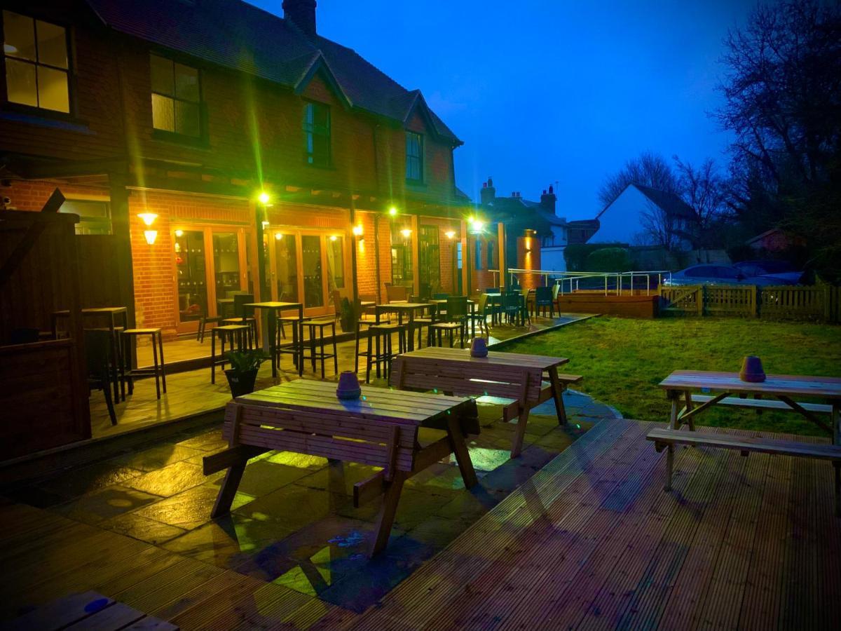 Hotel Crown&Anchor Woking Zewnętrze zdjęcie