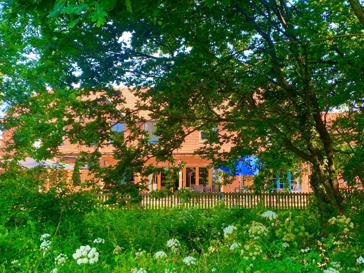 Hotel Crown&Anchor Woking Zewnętrze zdjęcie