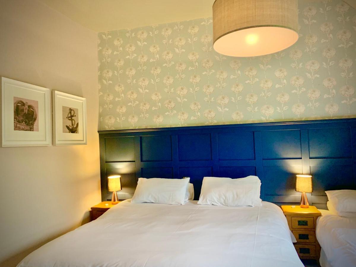 Hotel Crown&Anchor Woking Zewnętrze zdjęcie